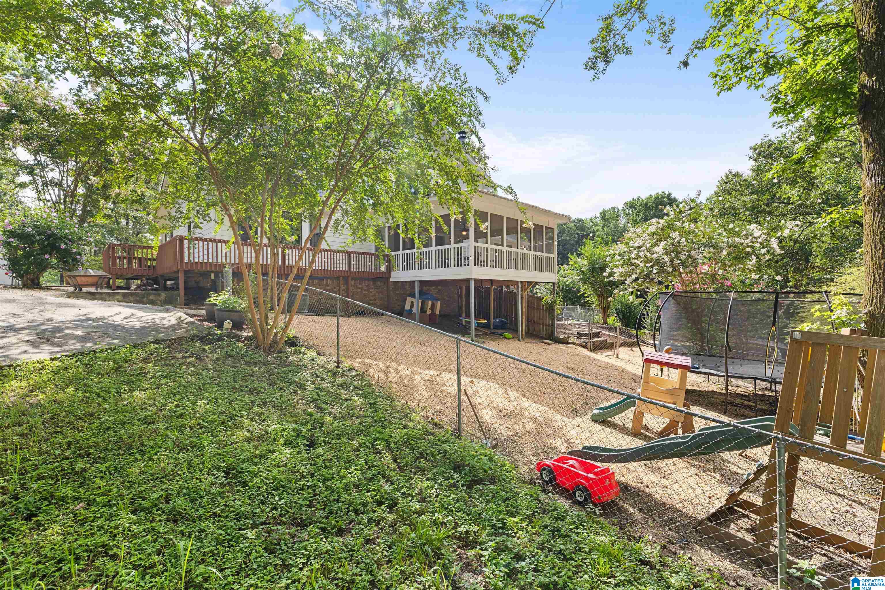 2203 LAKESIDE DRIVE