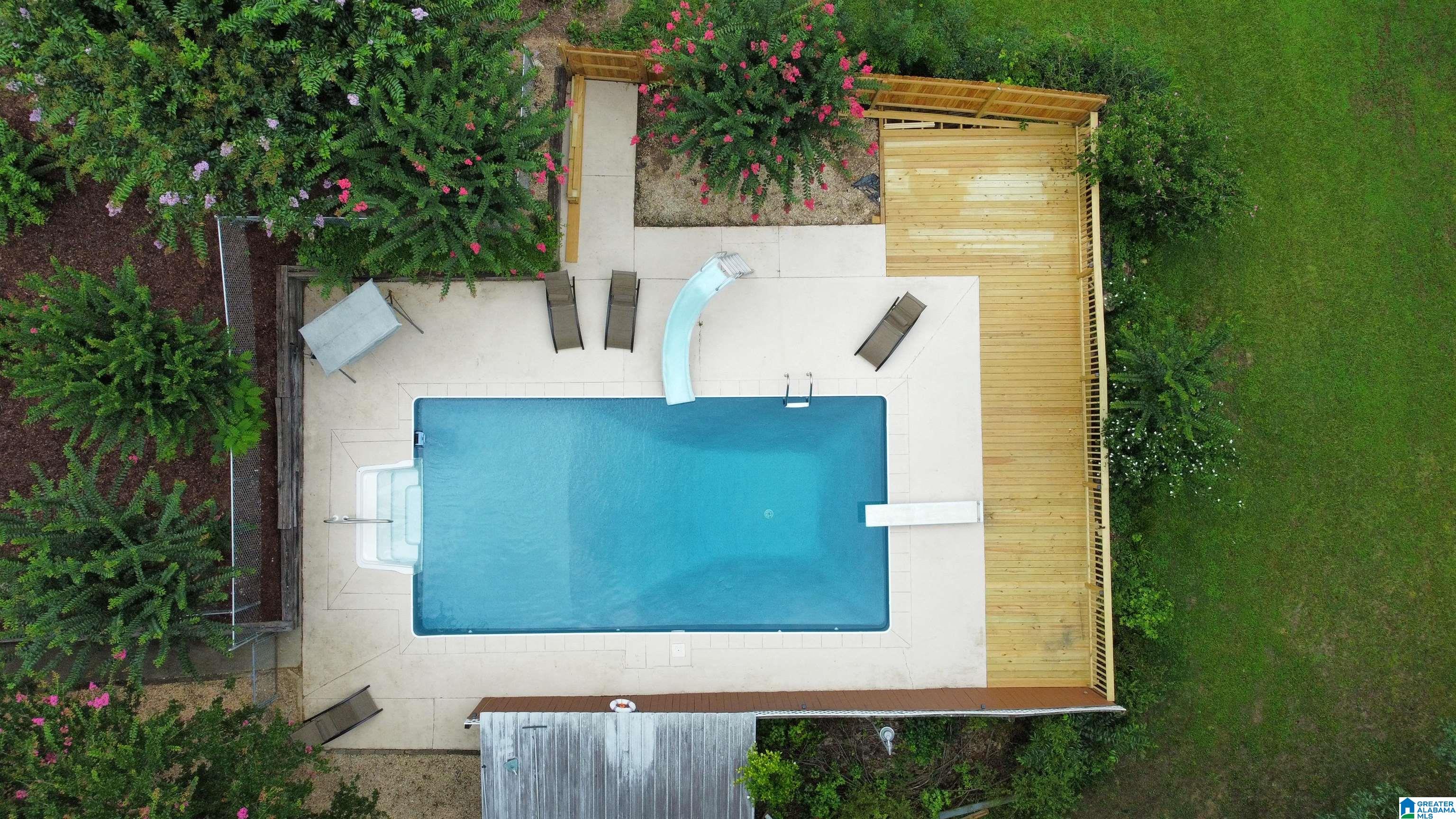 2203 LAKESIDE DRIVE
