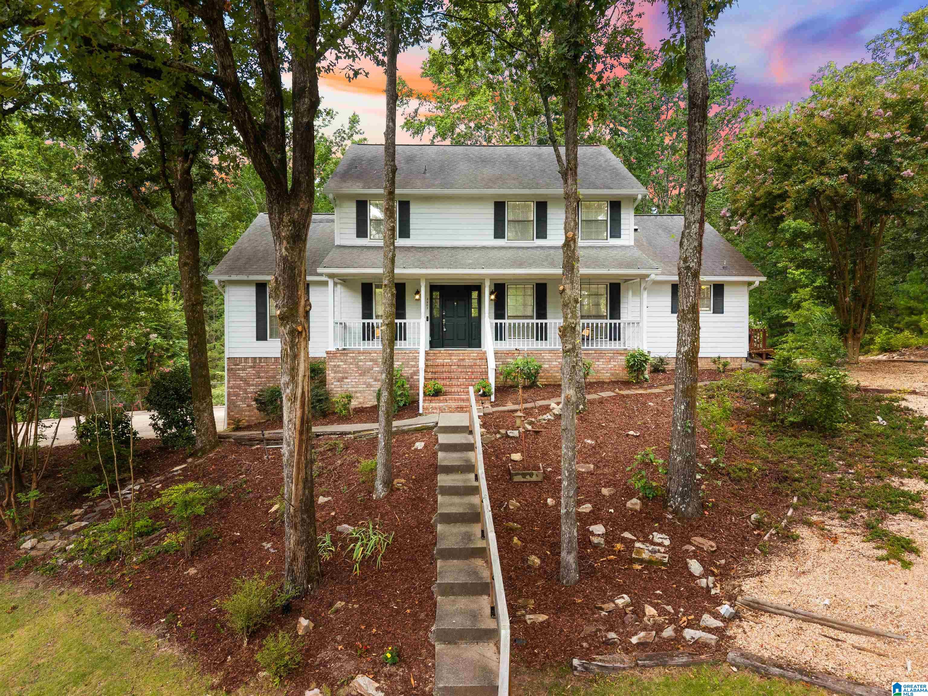 2203 LAKESIDE DRIVE