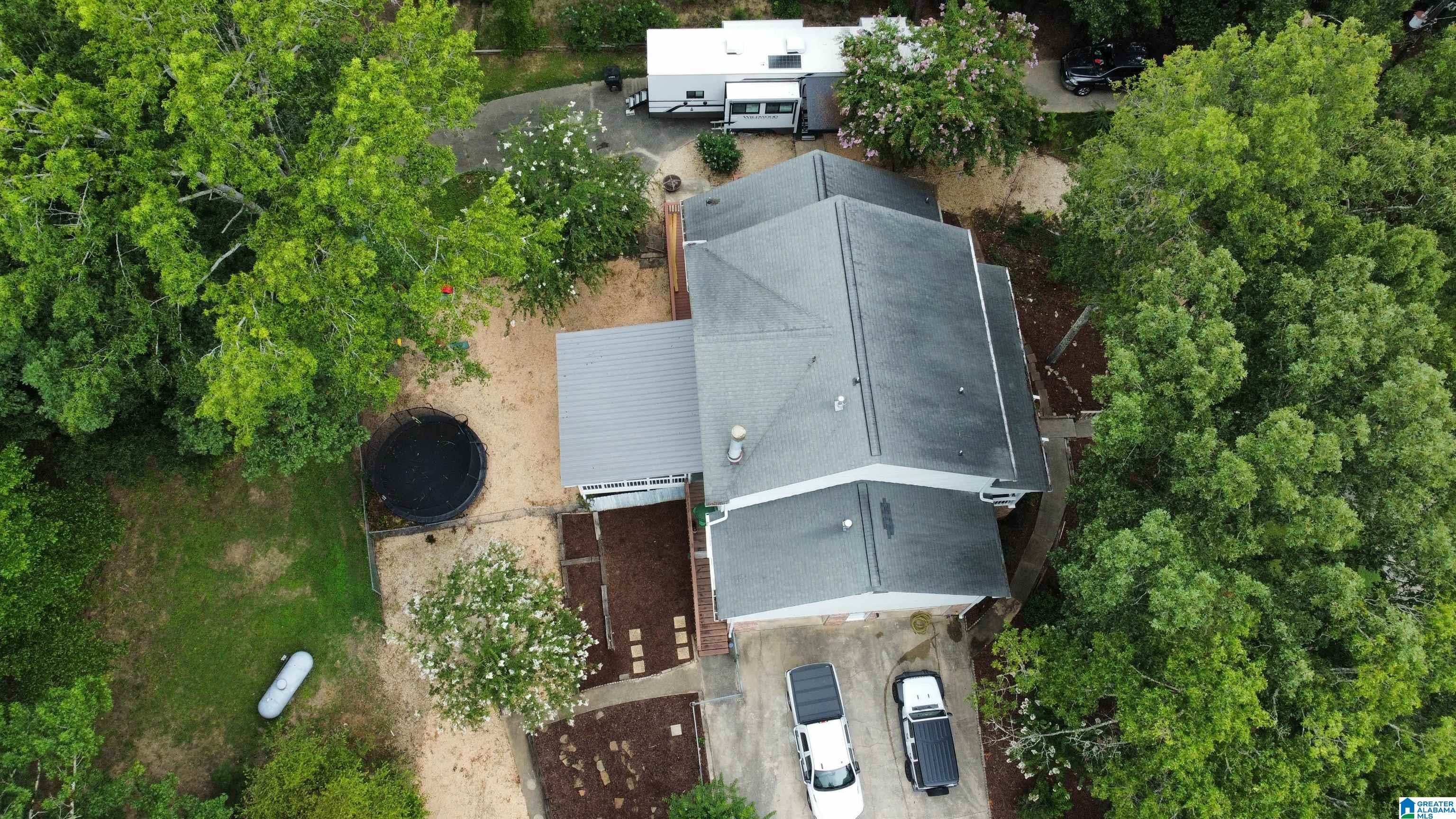 2203 LAKESIDE DRIVE