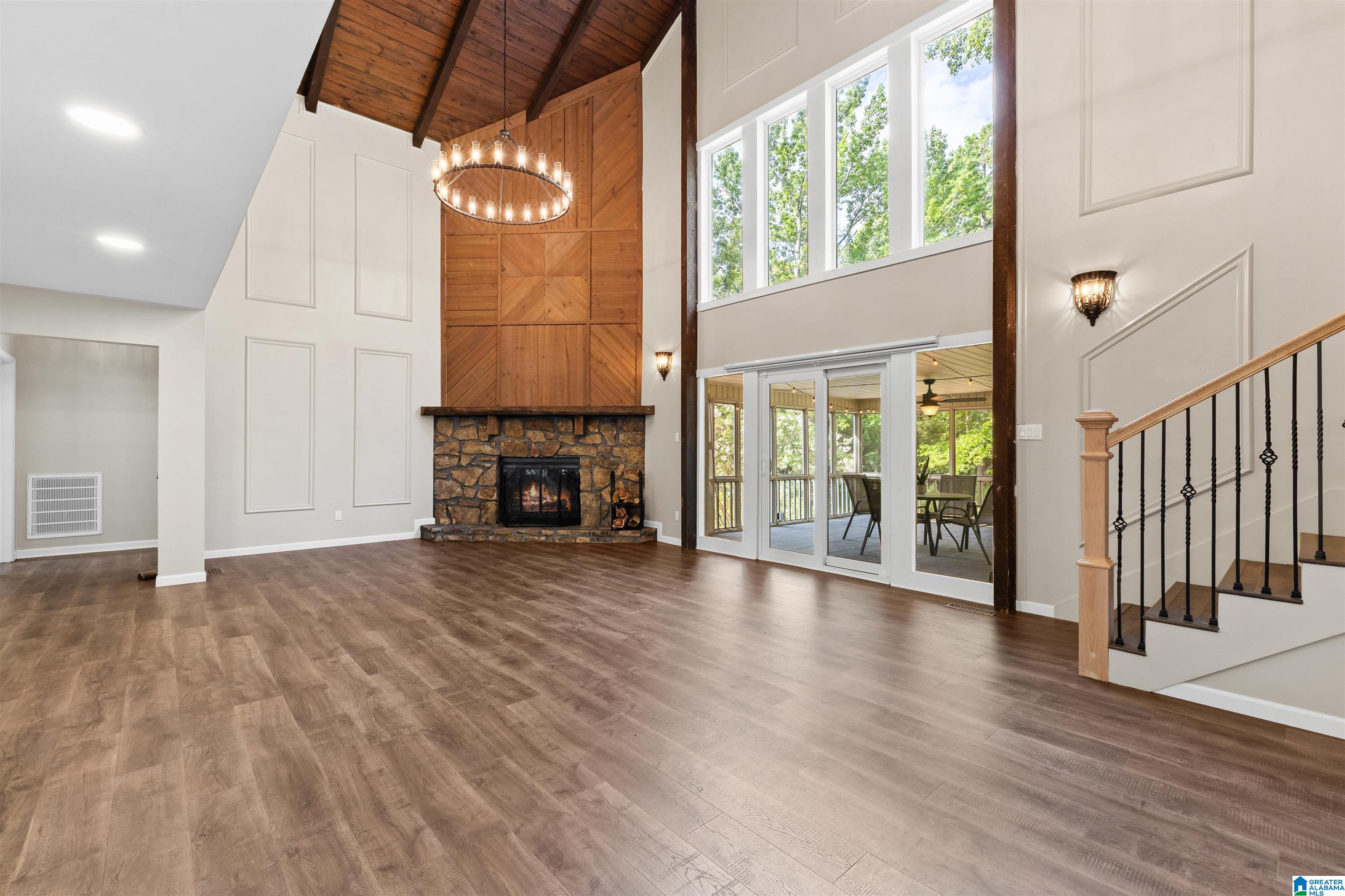 2203 LAKESIDE DRIVE