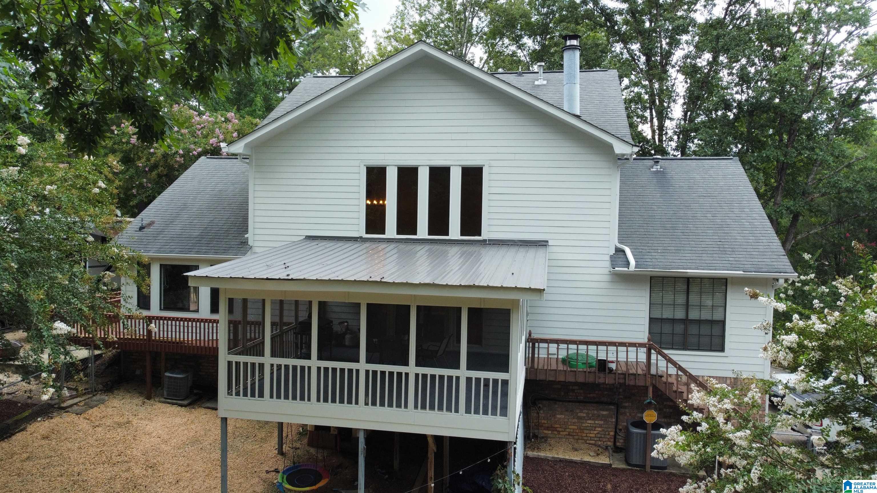 2203 LAKESIDE DRIVE