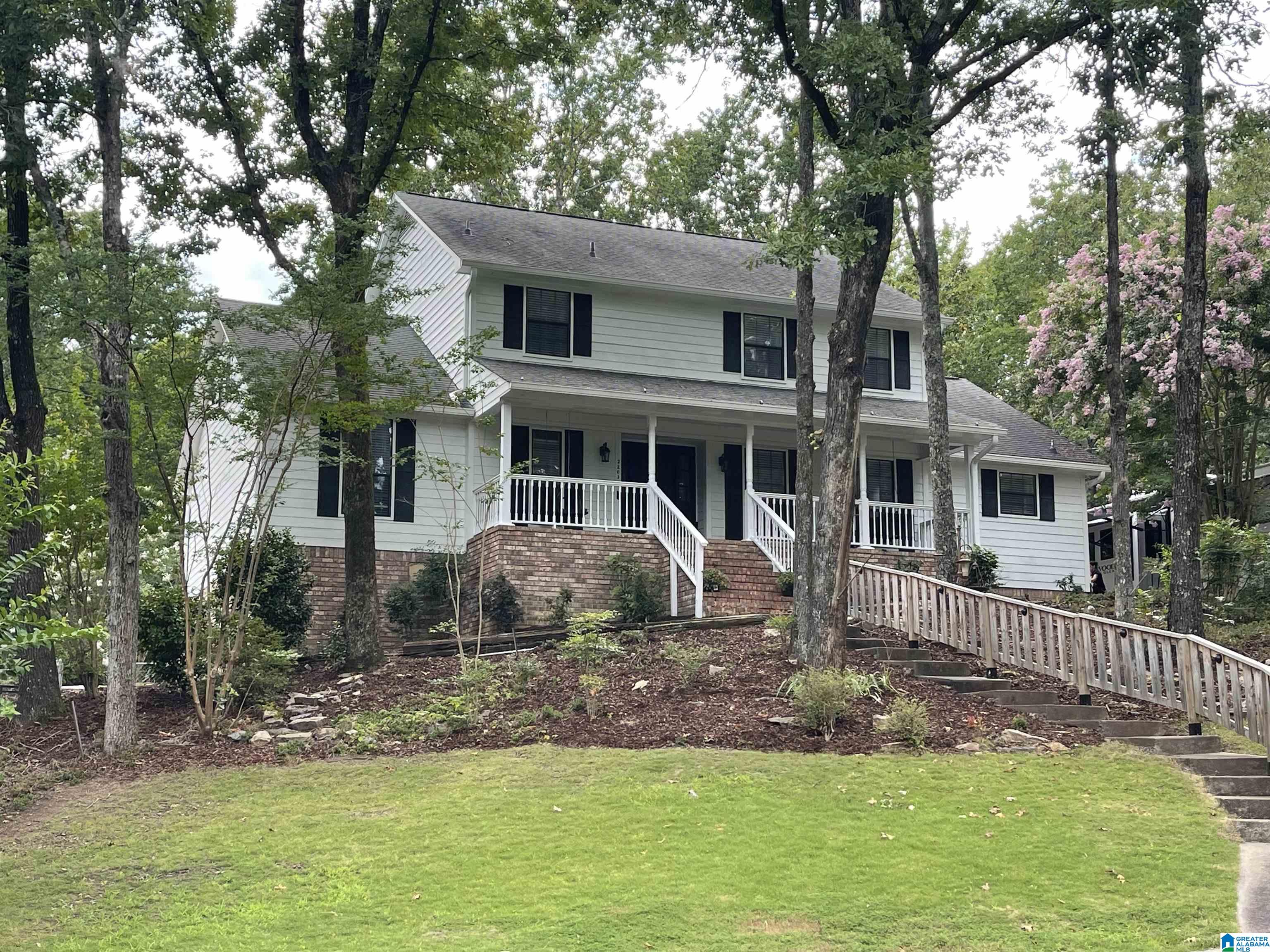 2203 LAKESIDE DRIVE
