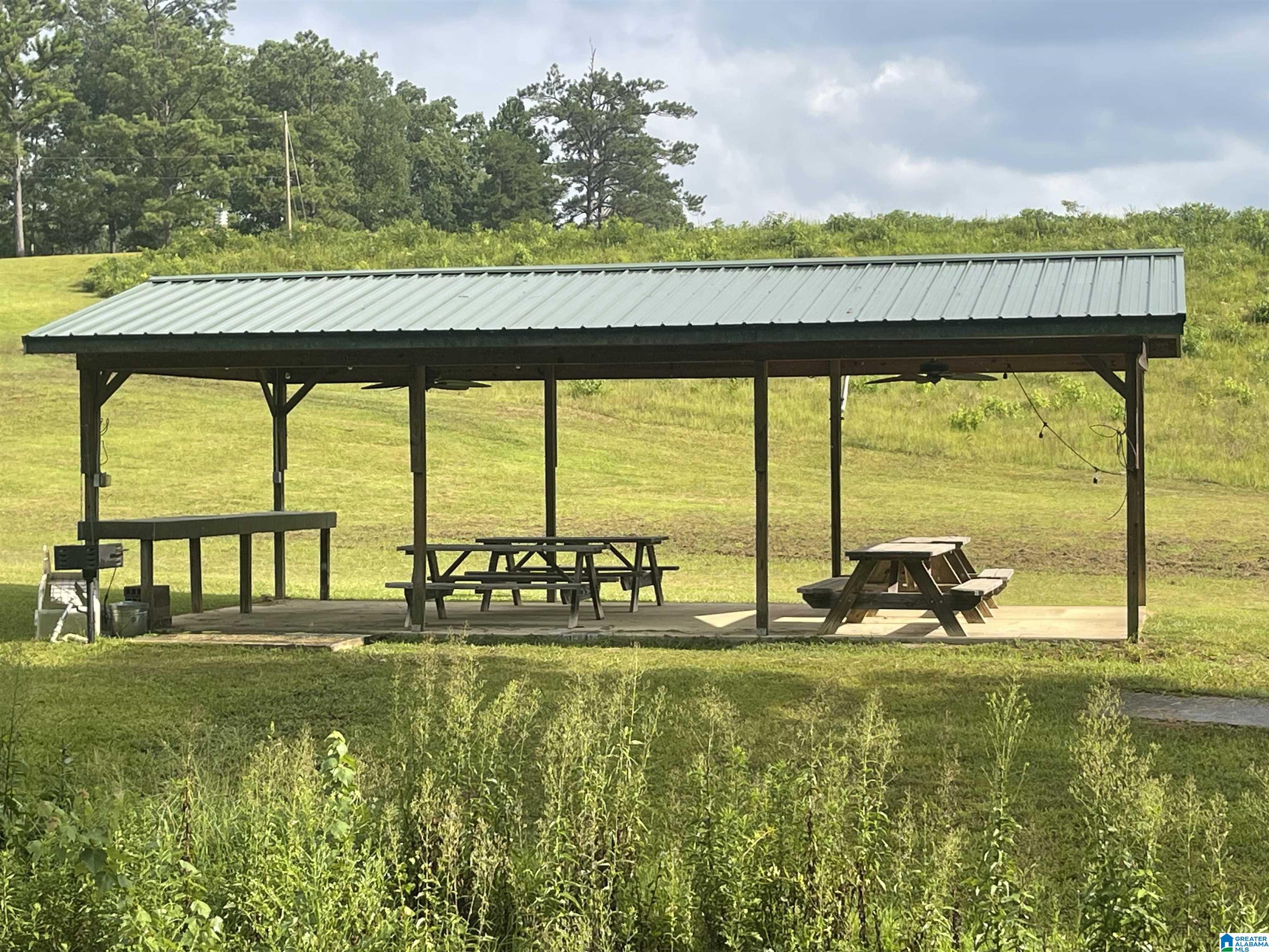 2203 LAKESIDE DRIVE