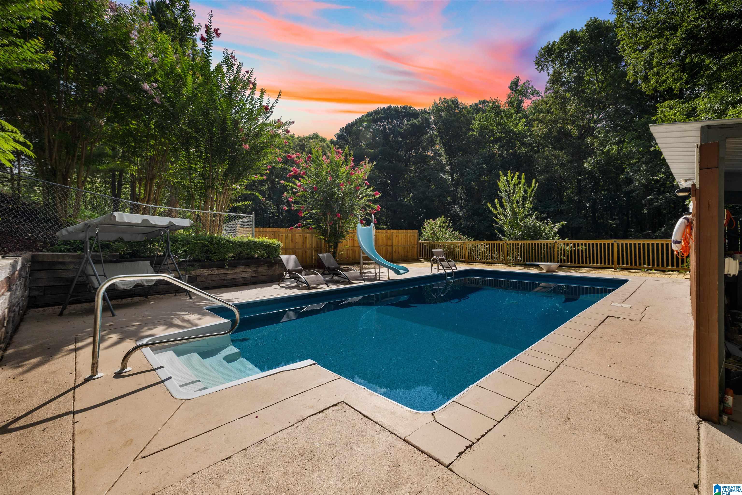 2203 LAKESIDE DRIVE
