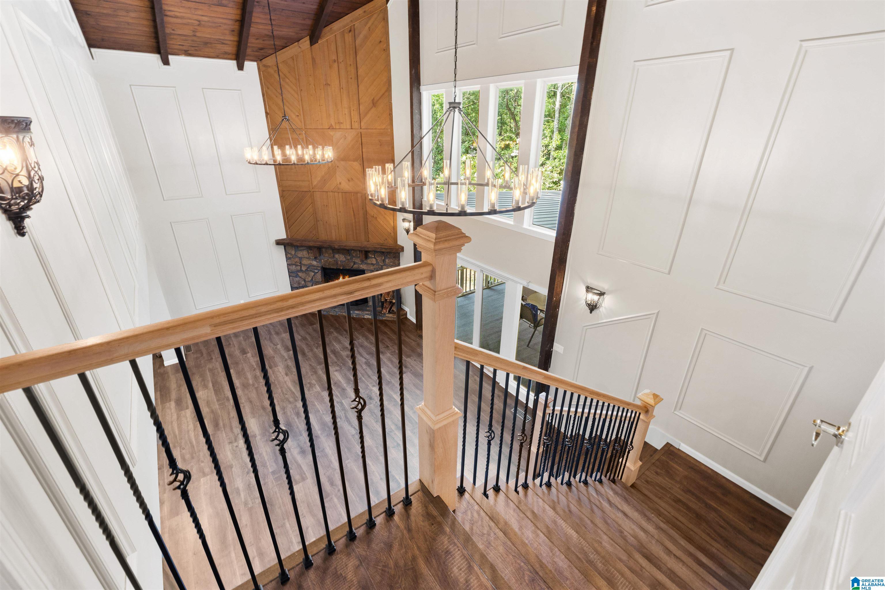 2203 LAKESIDE DRIVE