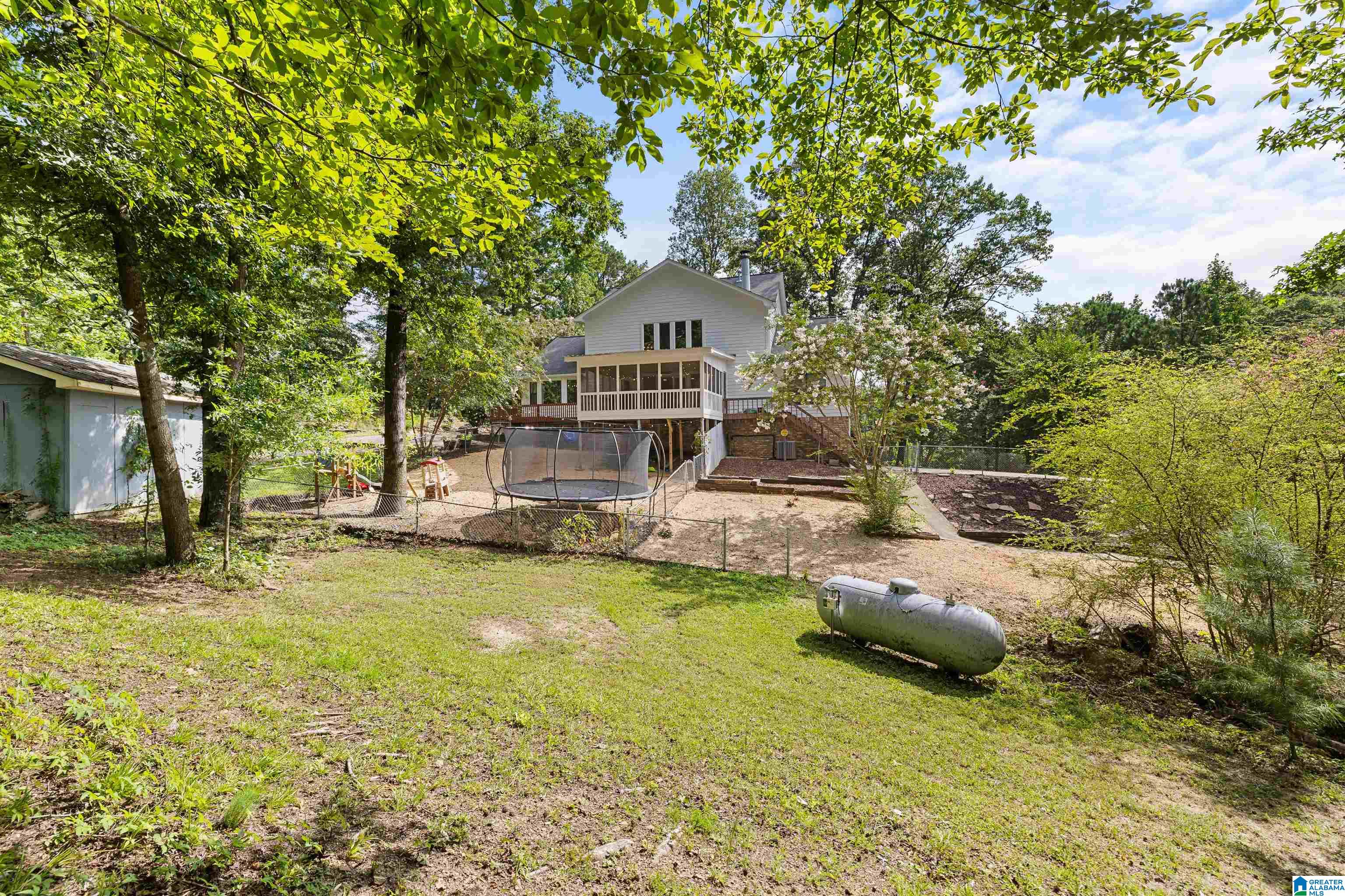 2203 LAKESIDE DRIVE