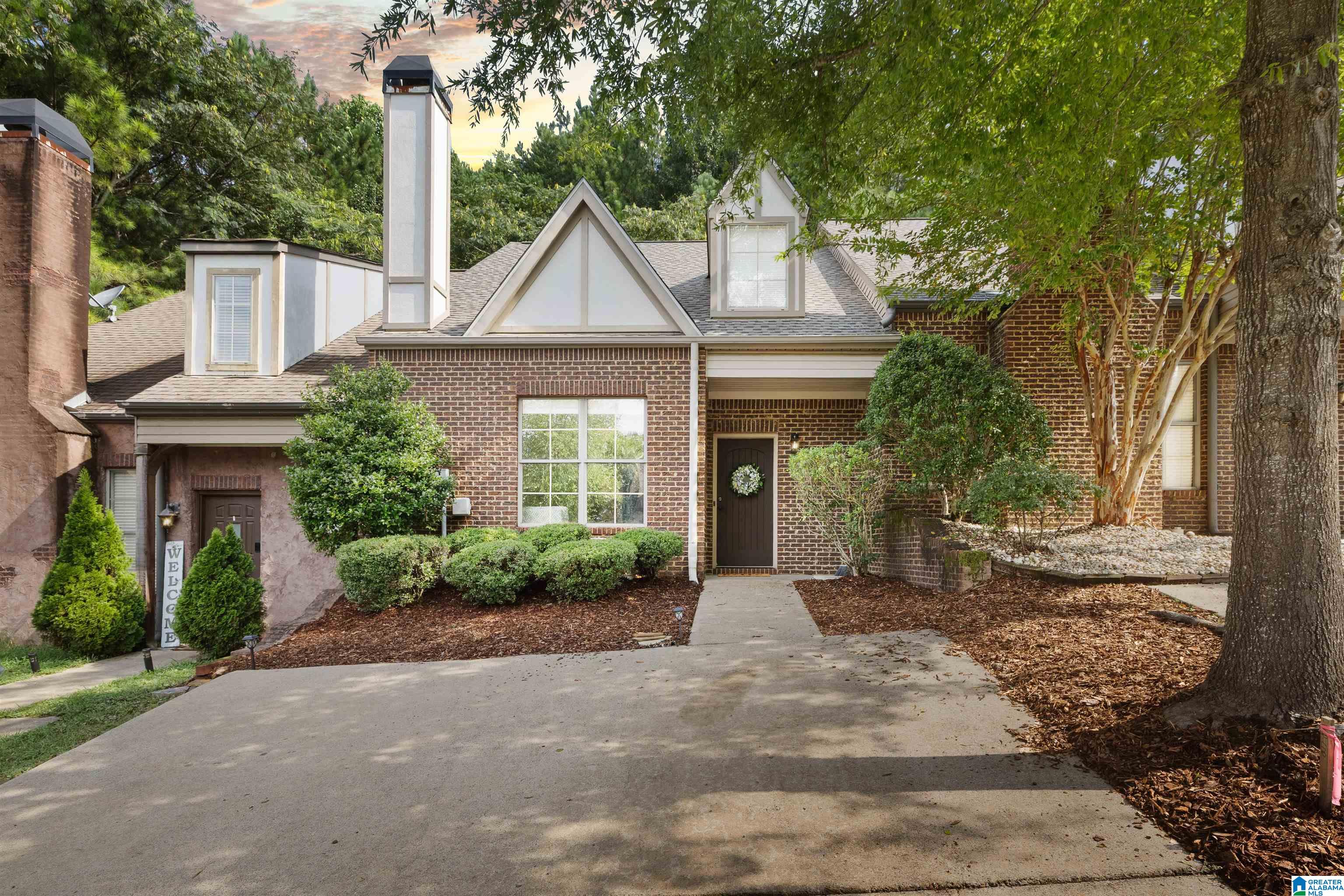2208 RIDGEMONT DRIVE