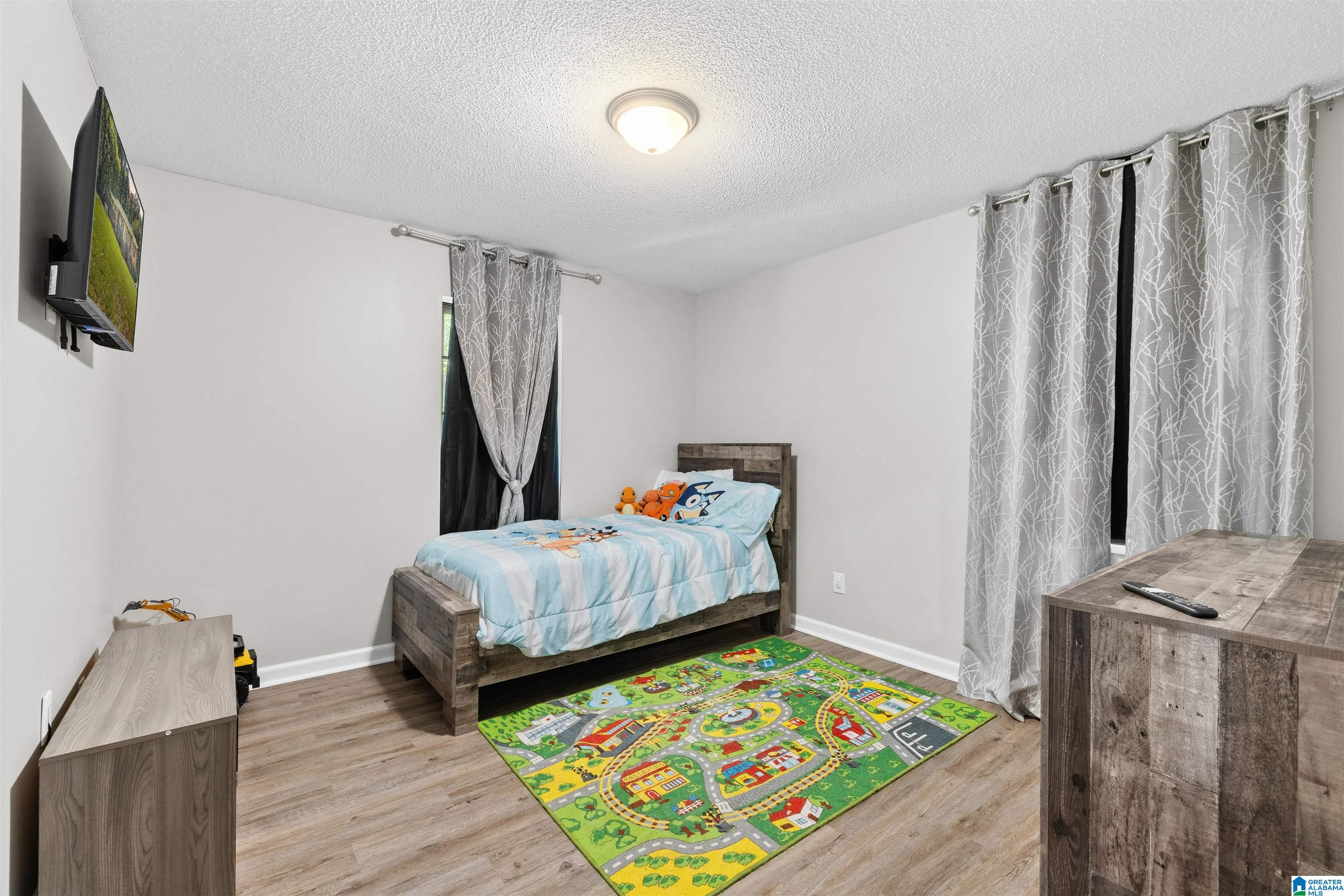 5633 LAZY ACRES TRAIL