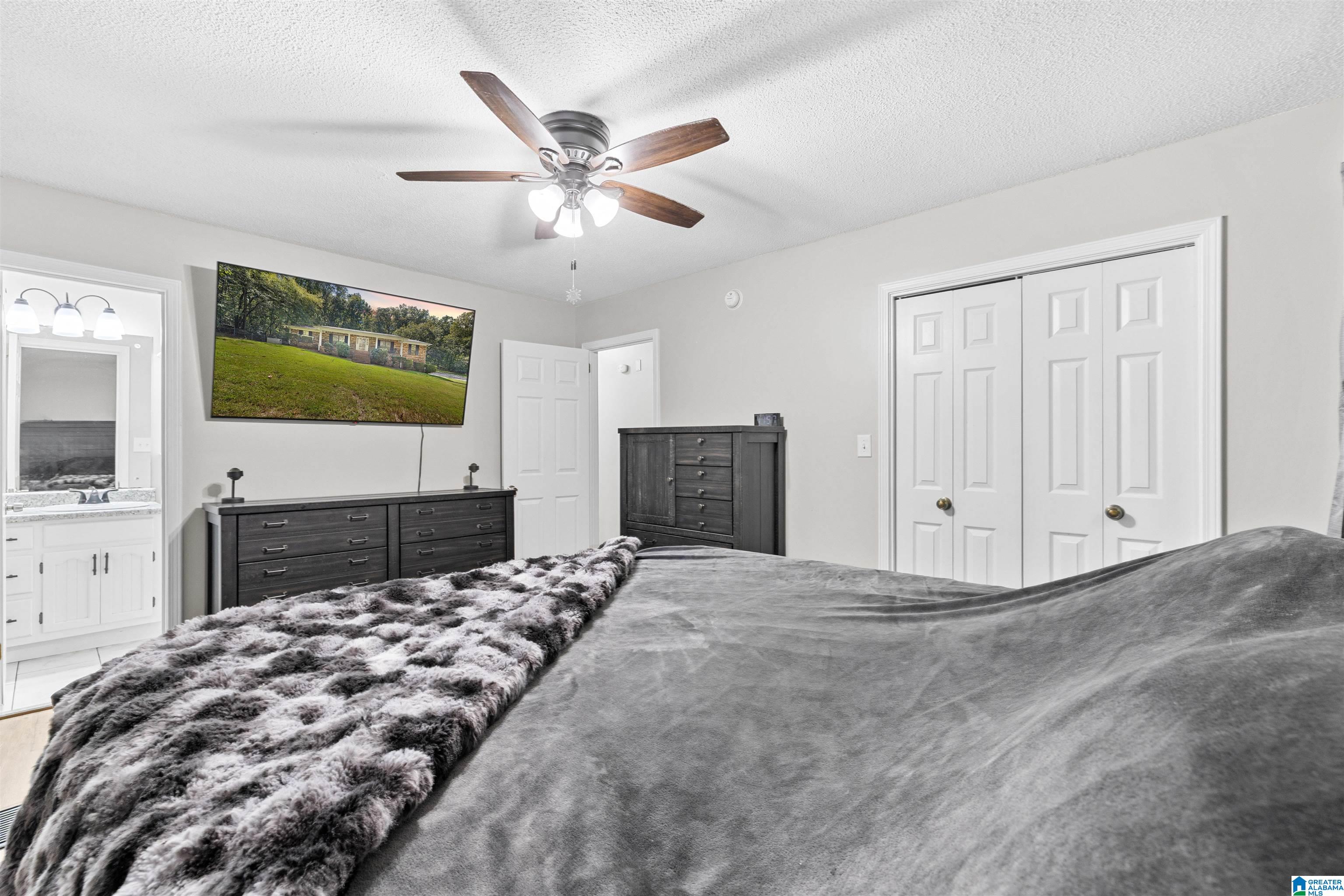 5633 LAZY ACRES TRAIL