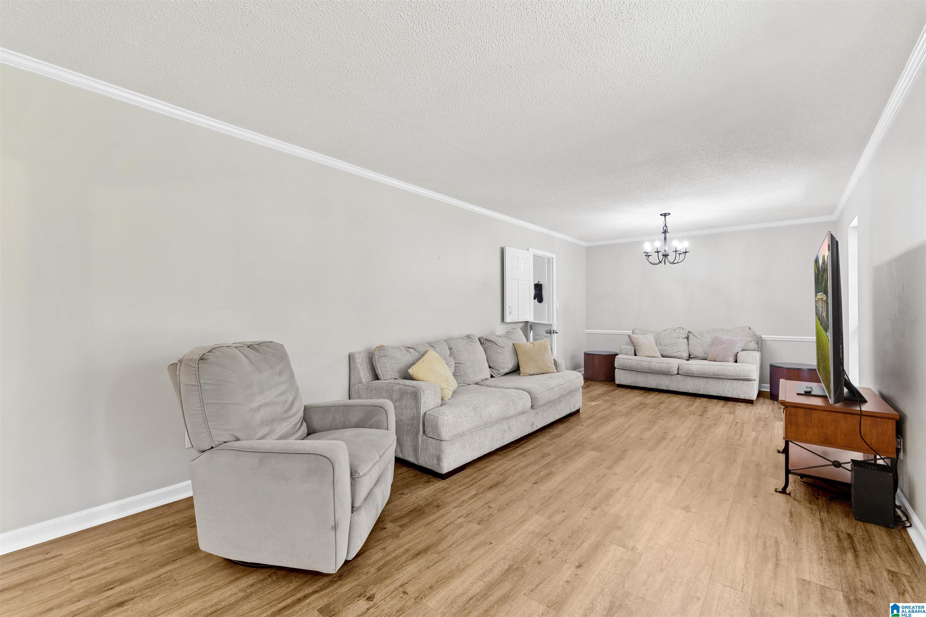 5633 LAZY ACRES TRAIL