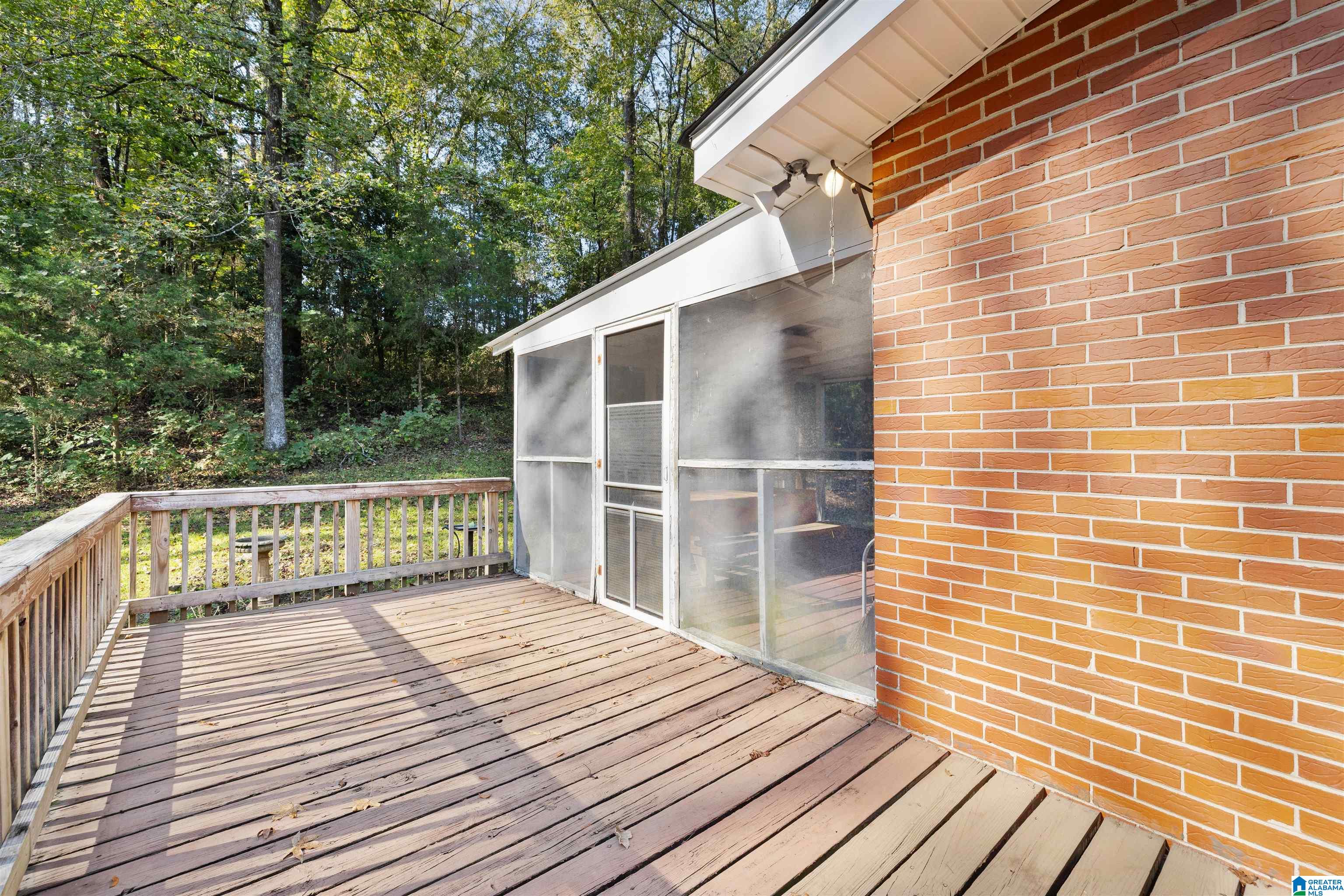 724 N PINE HILL ROAD