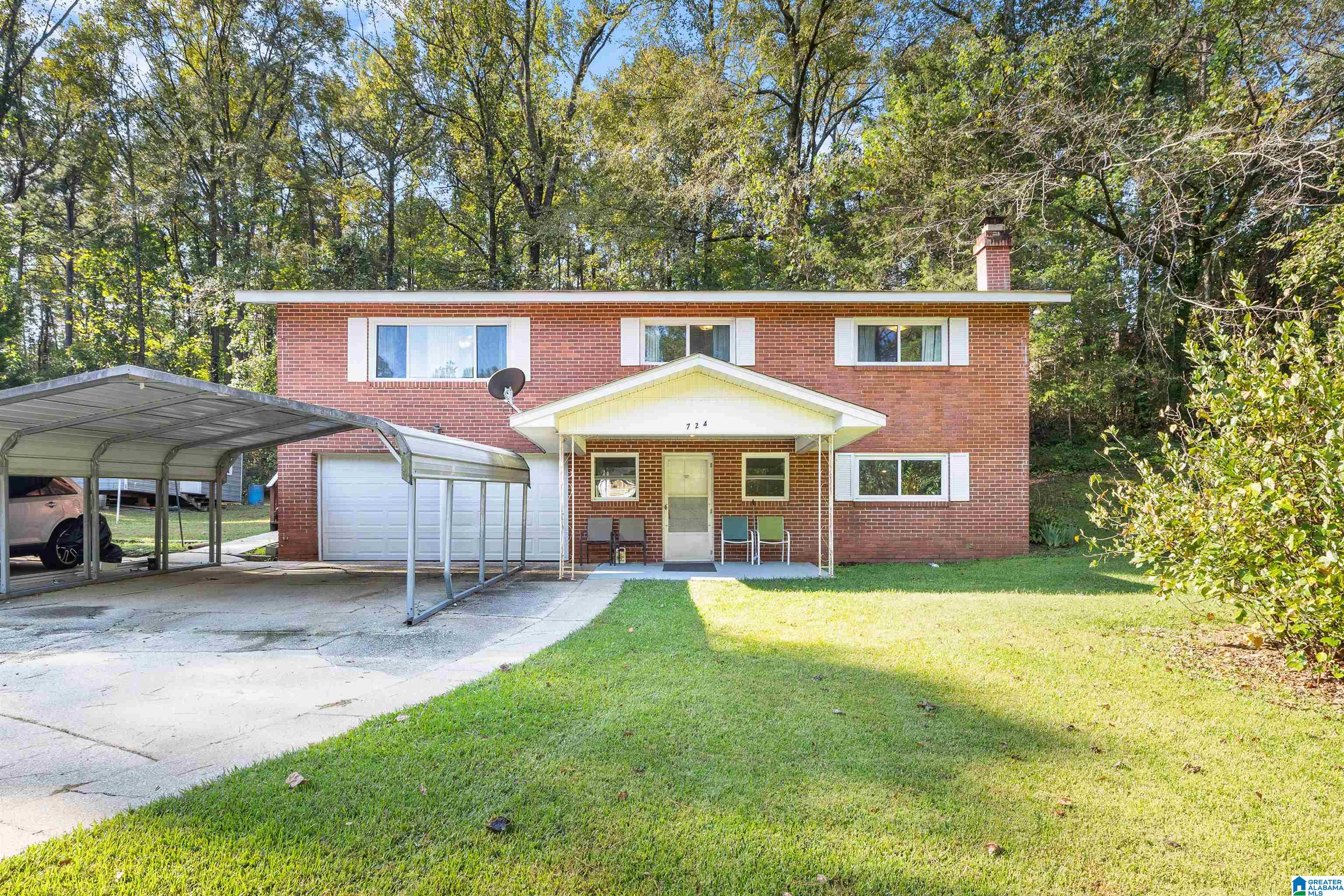 724 N PINE HILL ROAD