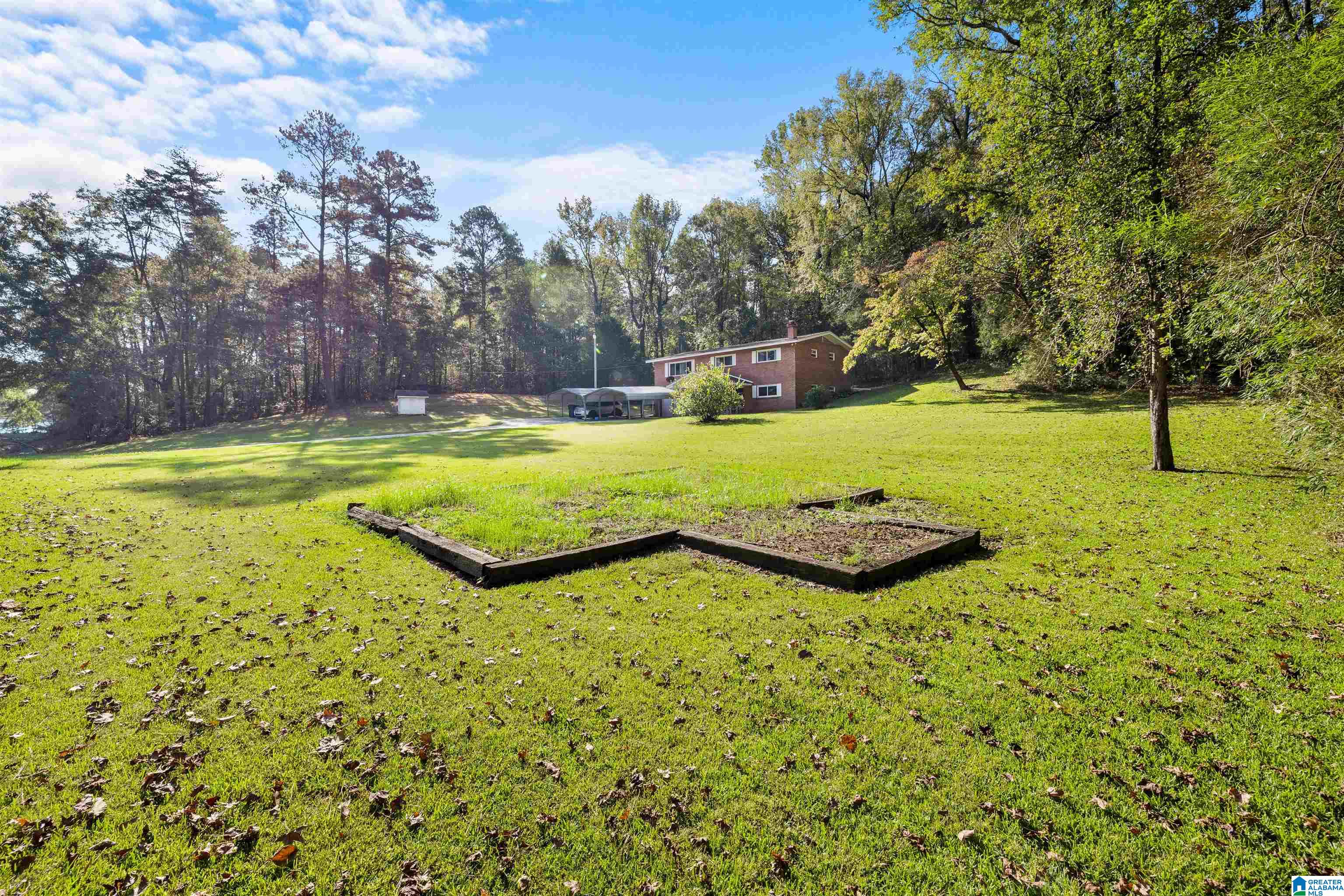 724 N PINE HILL ROAD