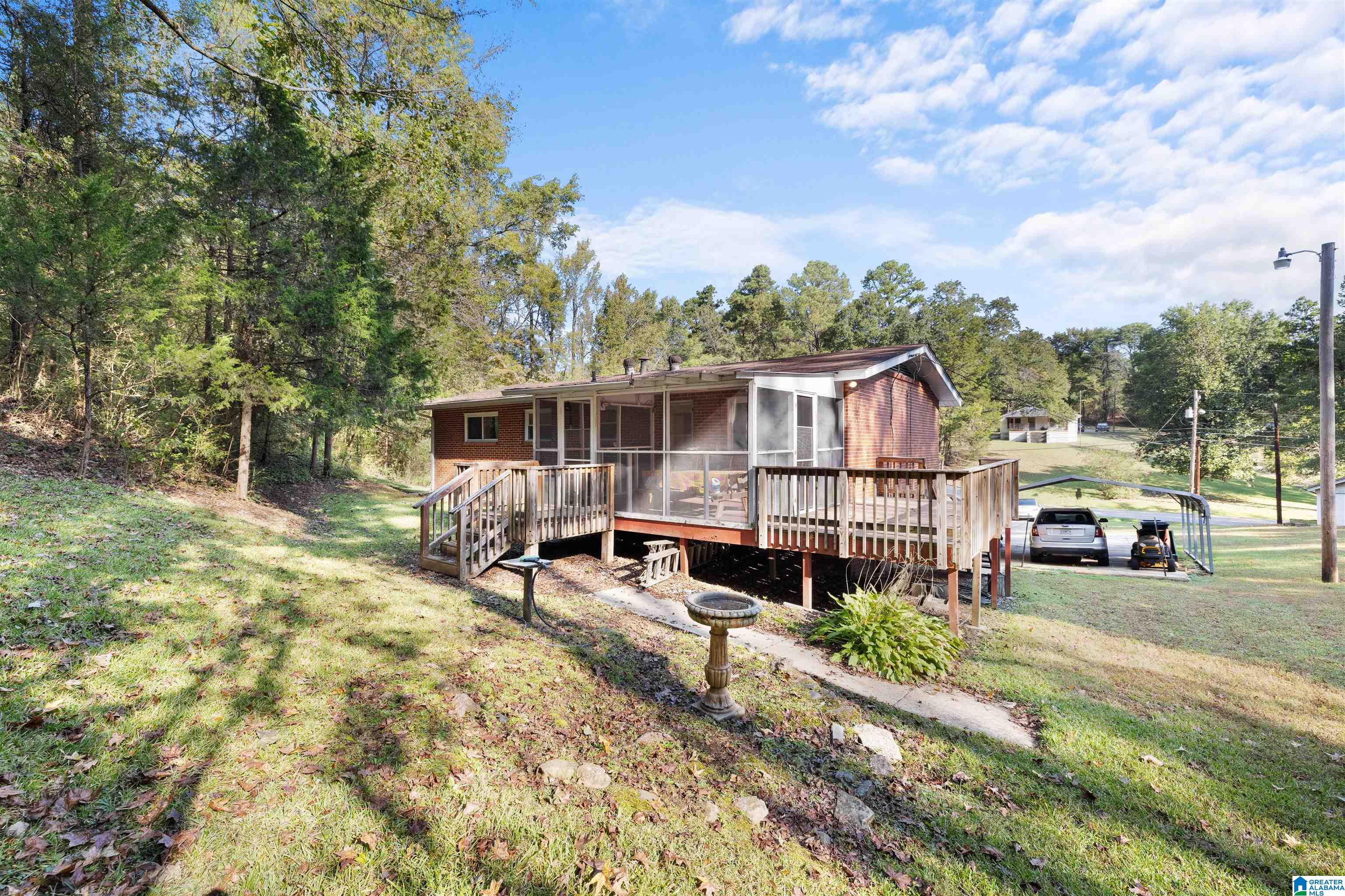 724 N PINE HILL ROAD