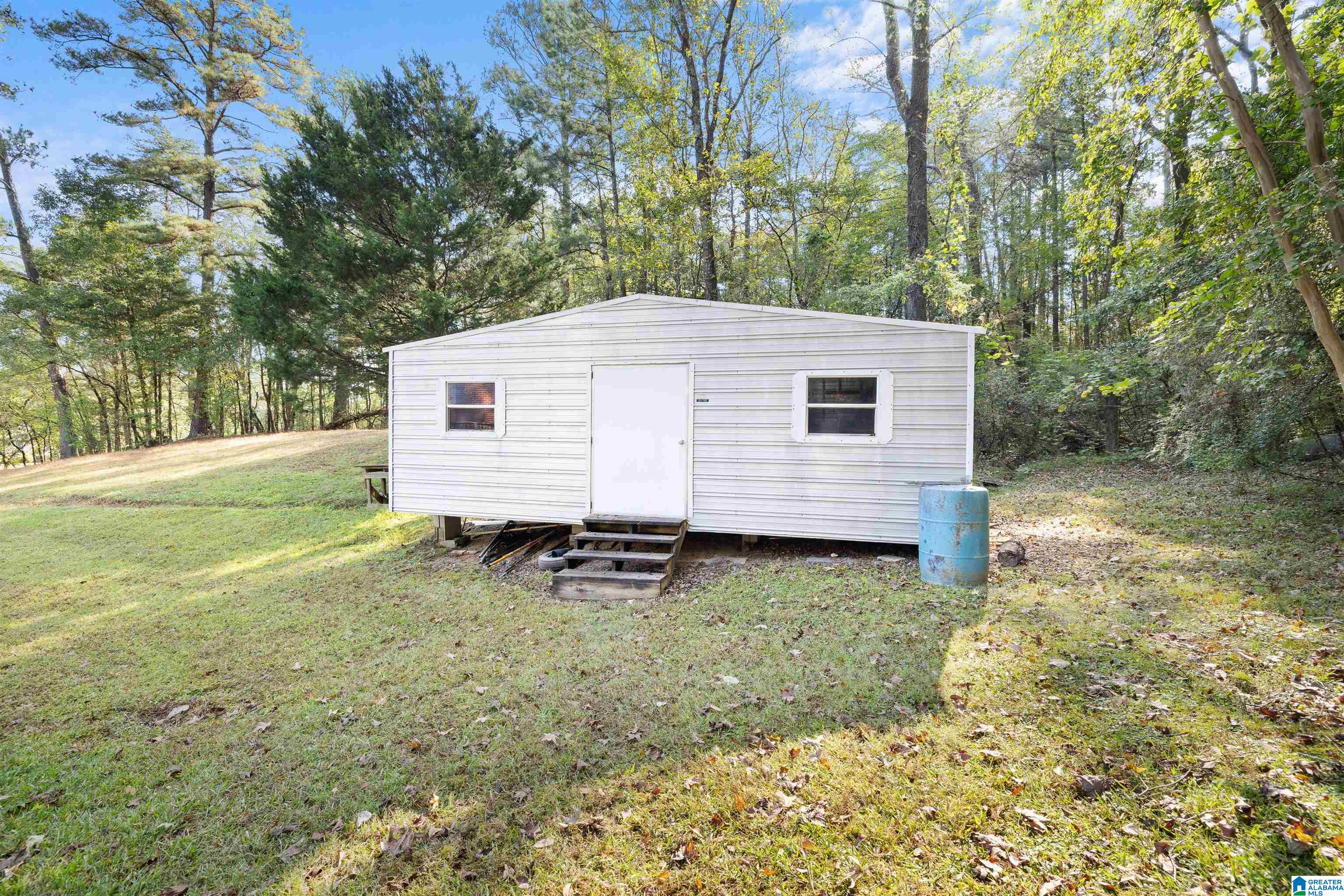 724 N PINE HILL ROAD