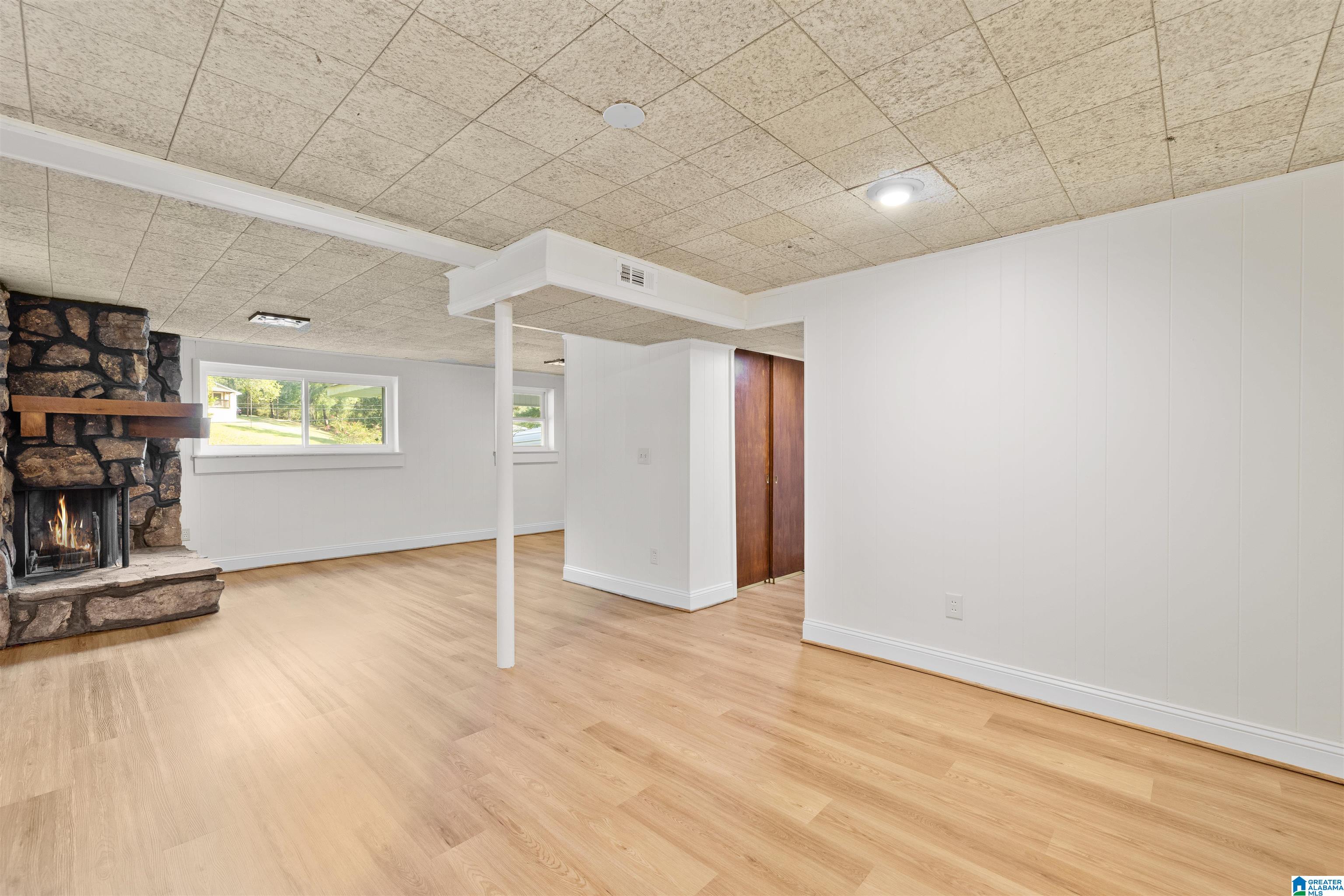 724 N PINE HILL ROAD