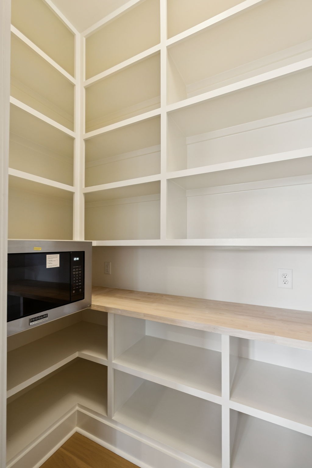 102 Cardiff Drive, N