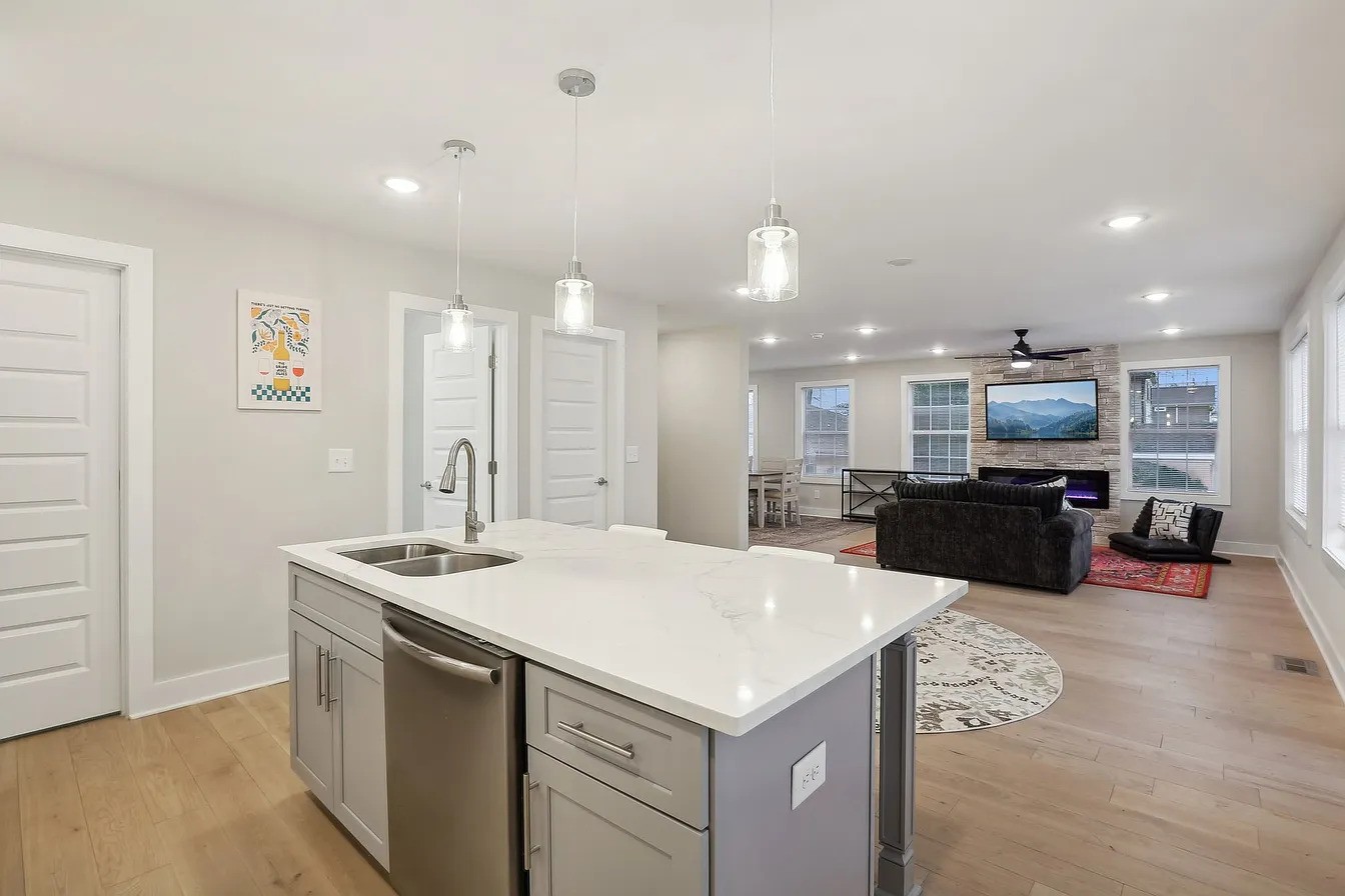 6206 Morrow Rd Unit: B