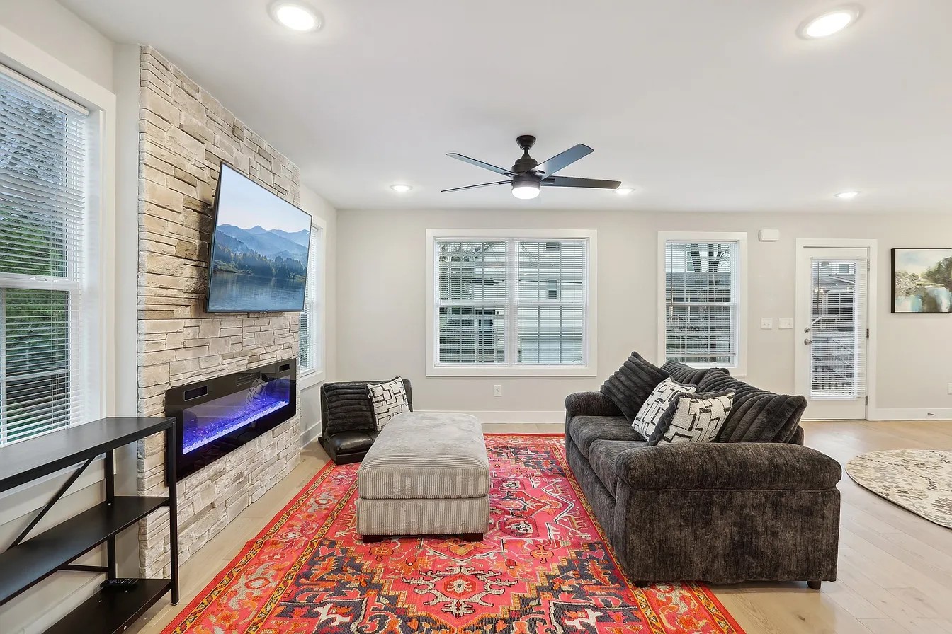 6206 Morrow Rd Unit: B