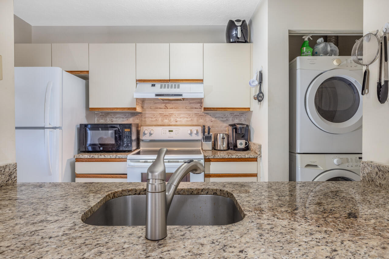 6537 SE Federal Highway 101