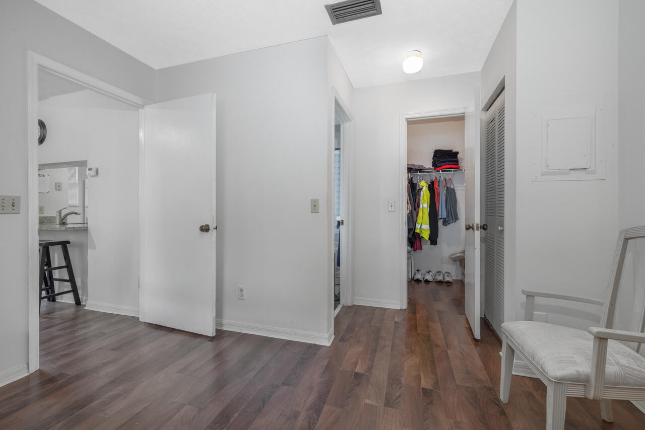 6547 SE Federal Highway 101