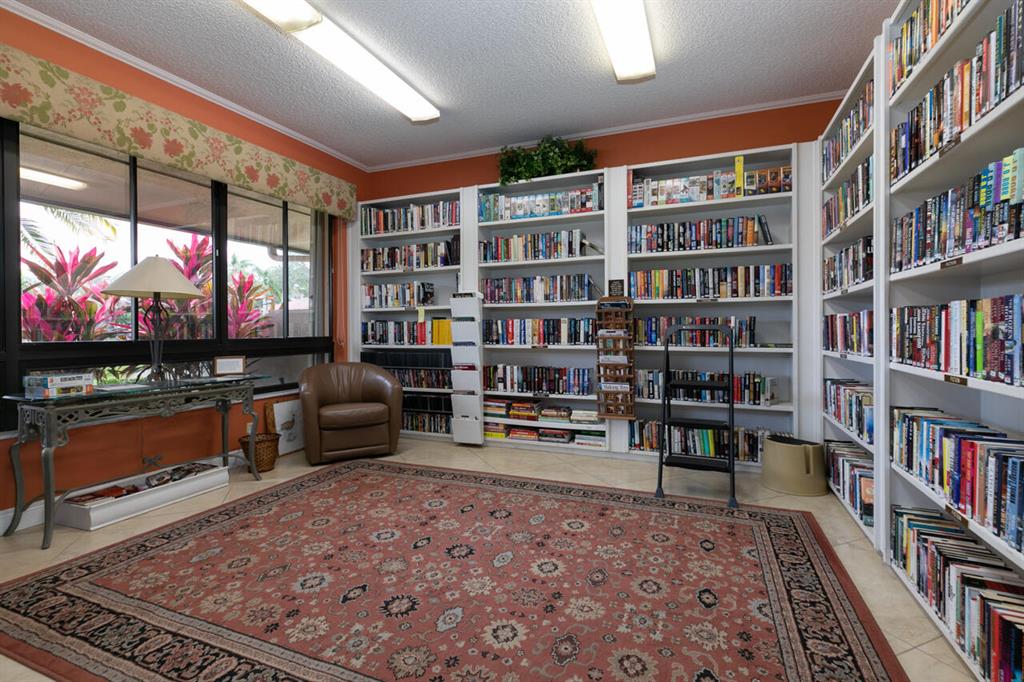 271 SW South River Drive 102