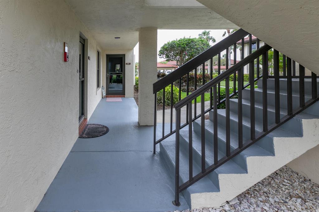 271 SW South River Drive 102