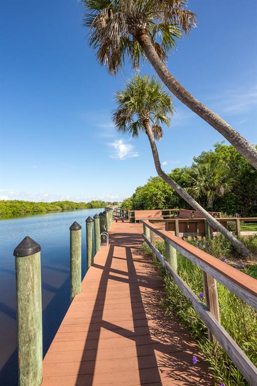 271 SW South River Drive 102