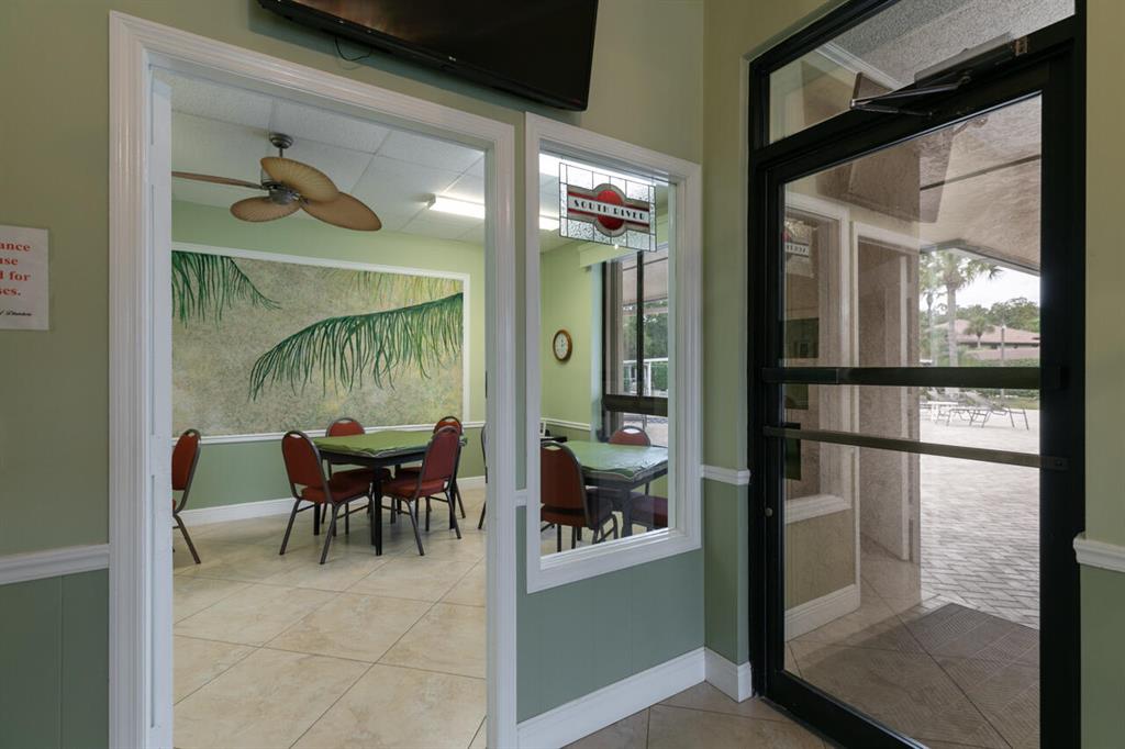 271 SW South River Drive 102