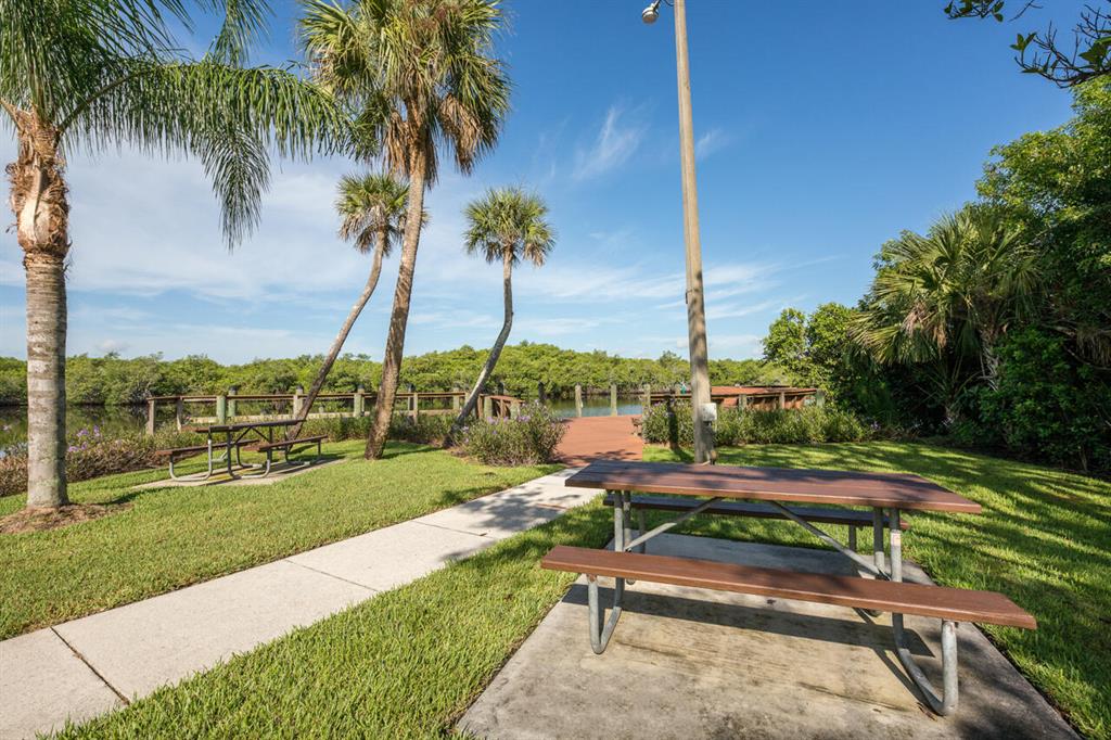 271 SW South River Drive 102