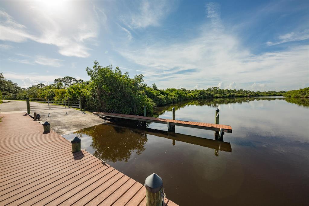 271 SW South River Drive 102