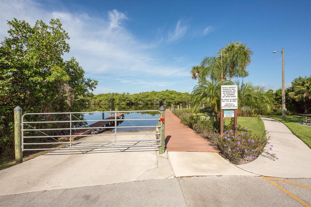 271 SW South River Drive 102