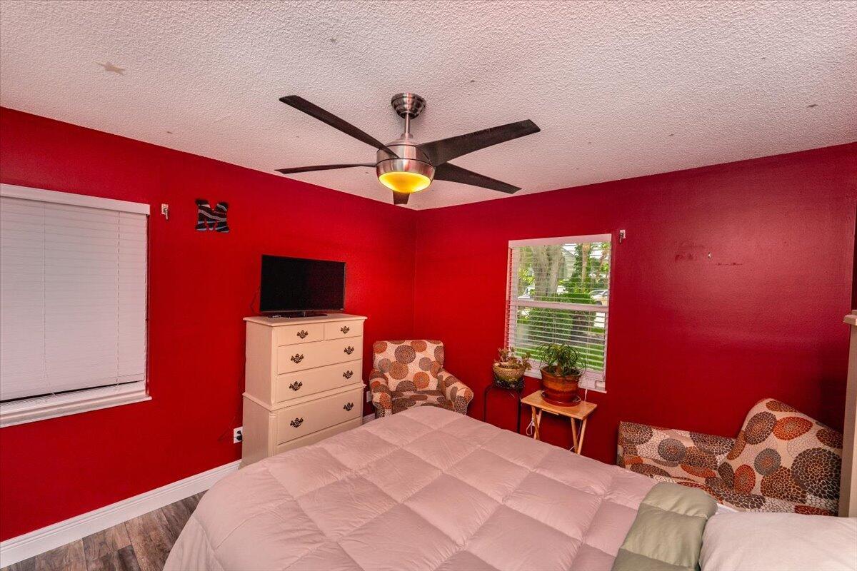665 NE Wax Myrtle Way