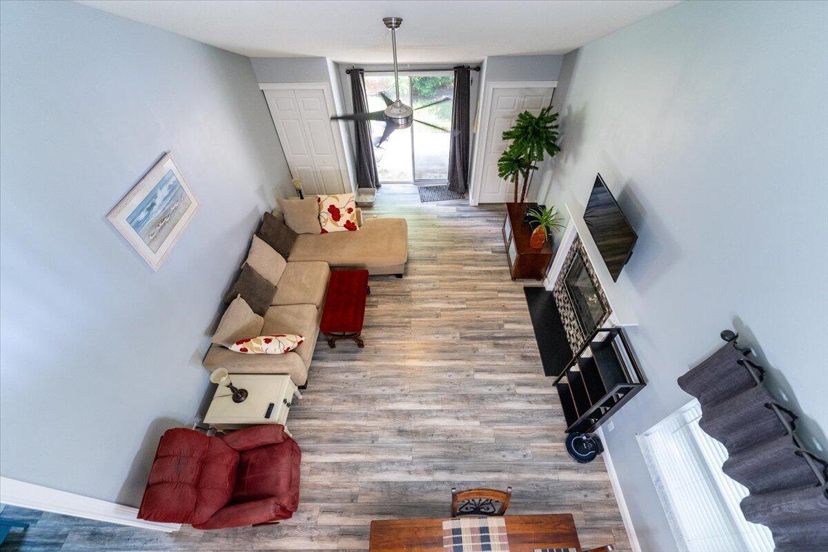 665 NE Wax Myrtle Way