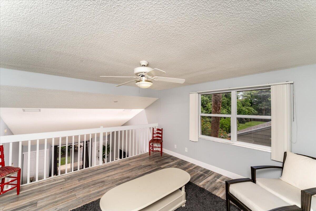 665 NE Wax Myrtle Way