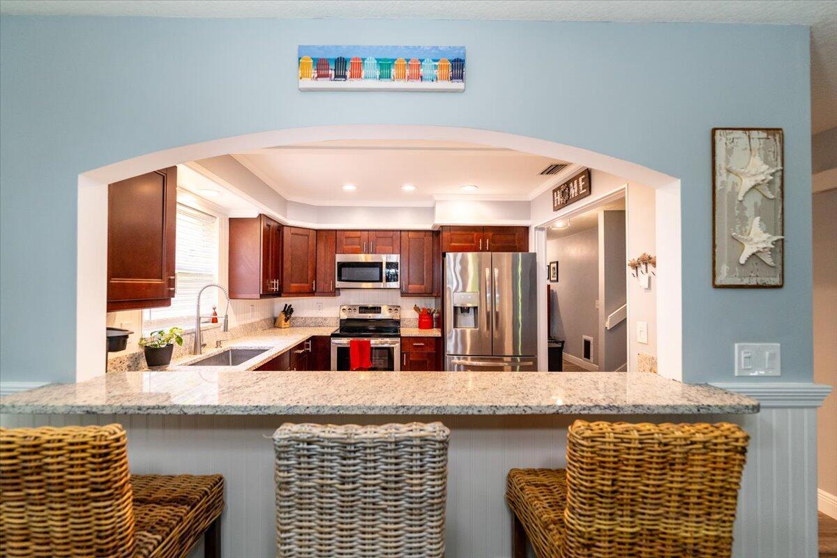 665 NE Wax Myrtle Way