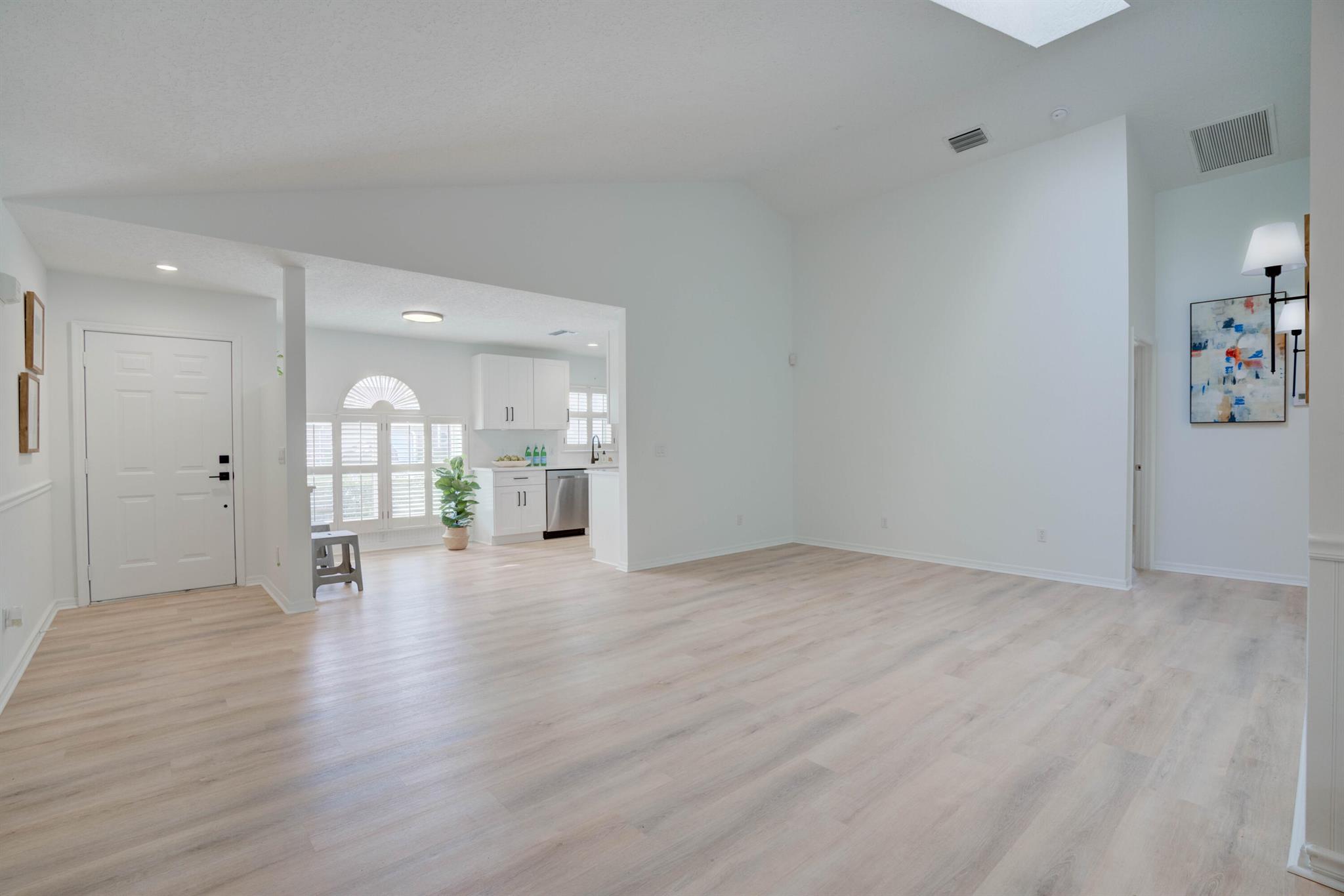 6021 SE Grand Cay Court