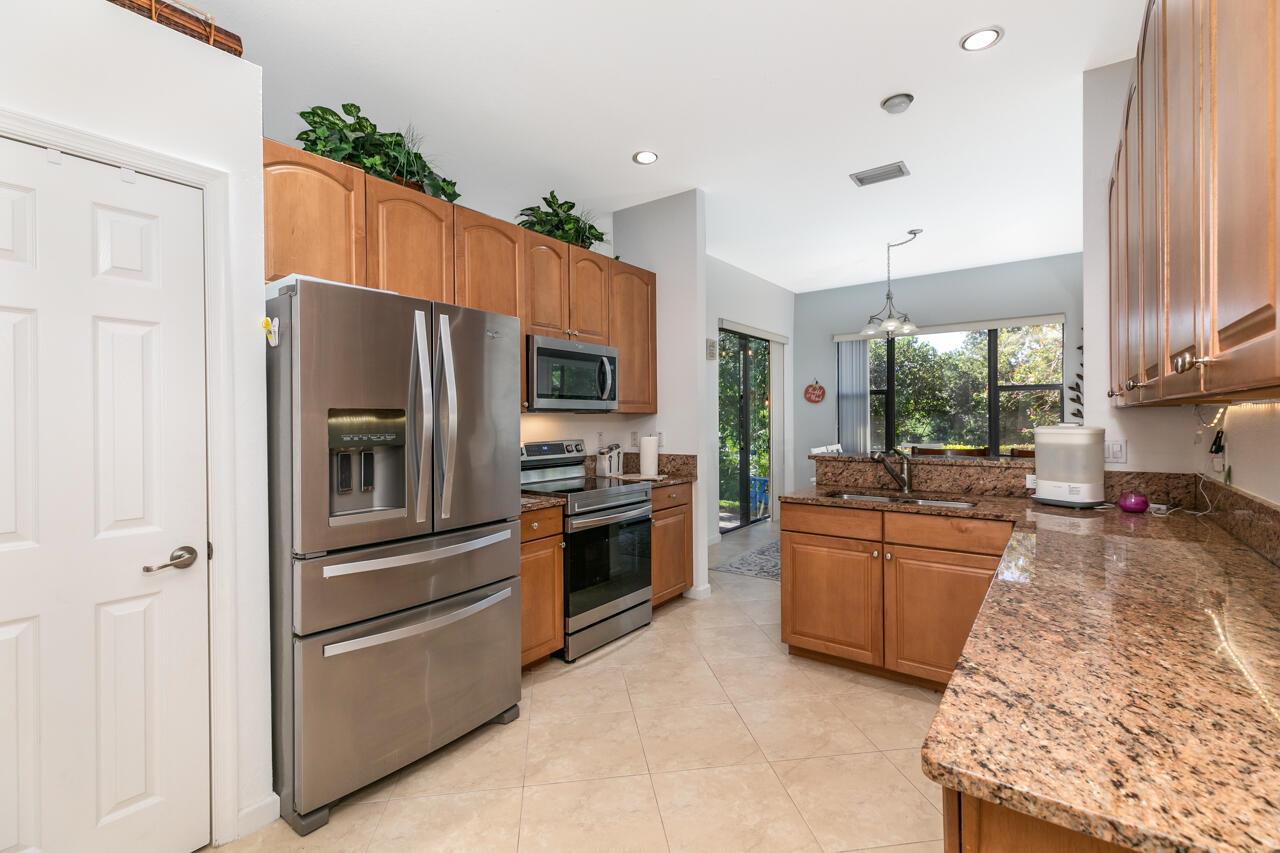 6644 SE Woodmill Pond Lane