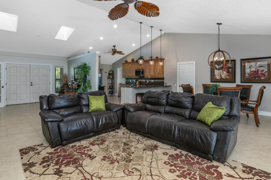 1634 SW Saint Andrews Drive