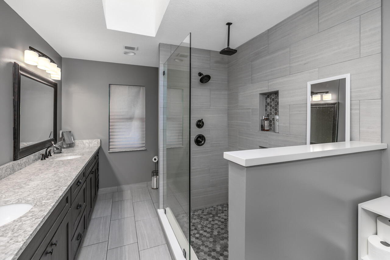 1634 SW Saint Andrews Drive