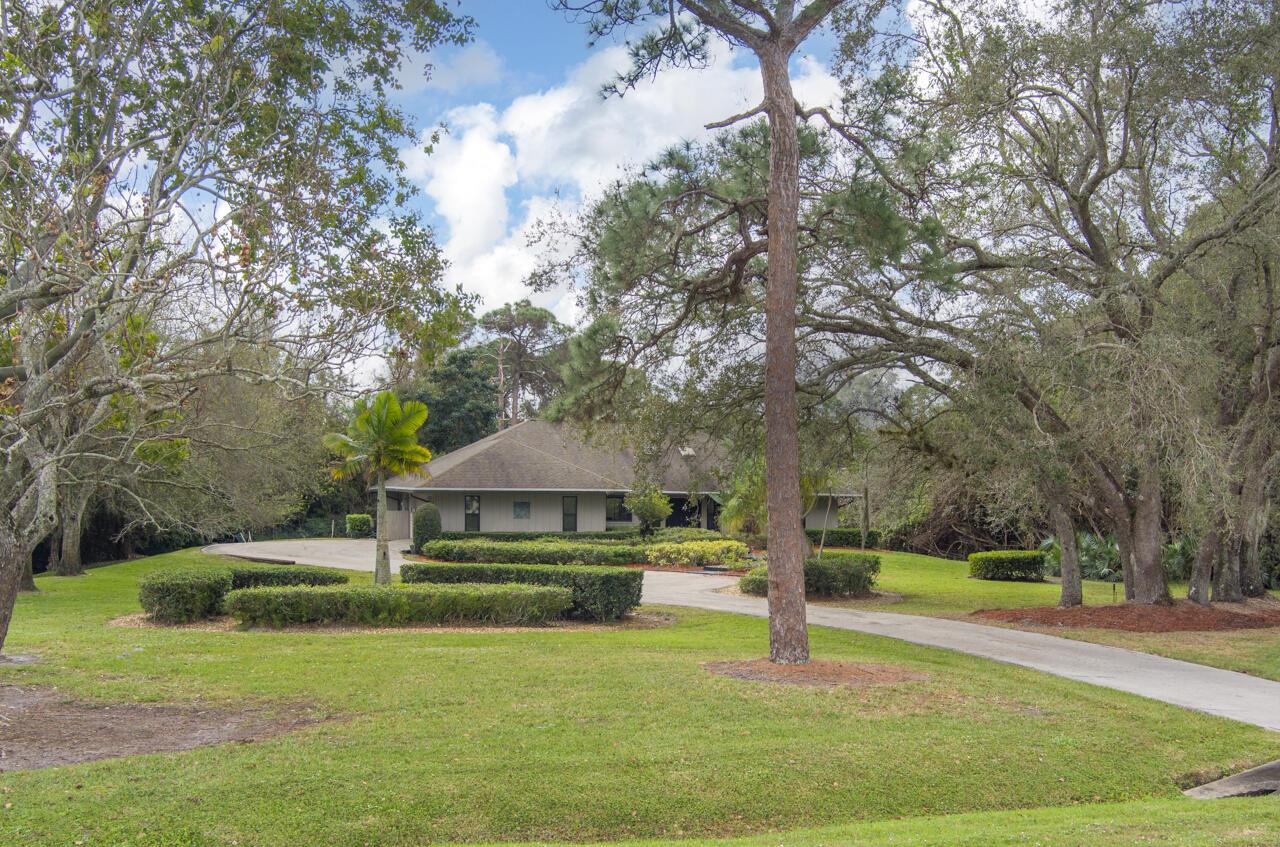 1634 SW Saint Andrews Drive