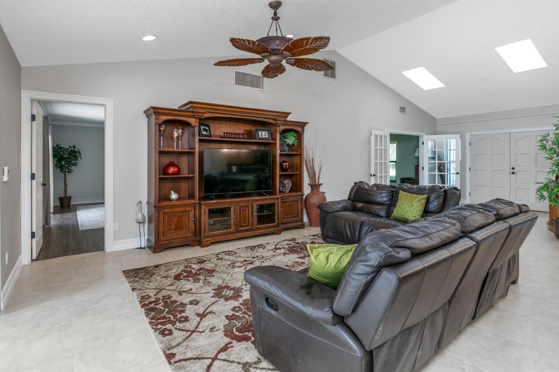 1634 SW Saint Andrews Drive