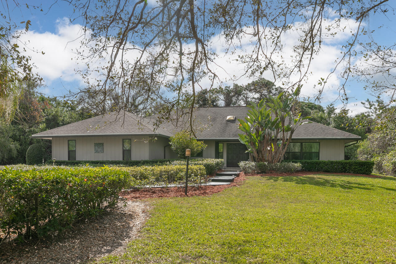 1634 SW Saint Andrews Drive