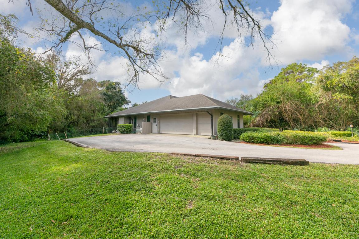 1634 SW Saint Andrews Drive