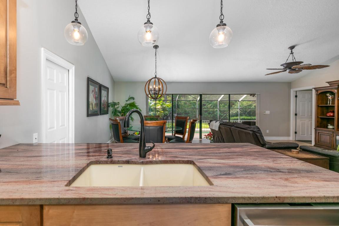 1634 SW Saint Andrews Drive