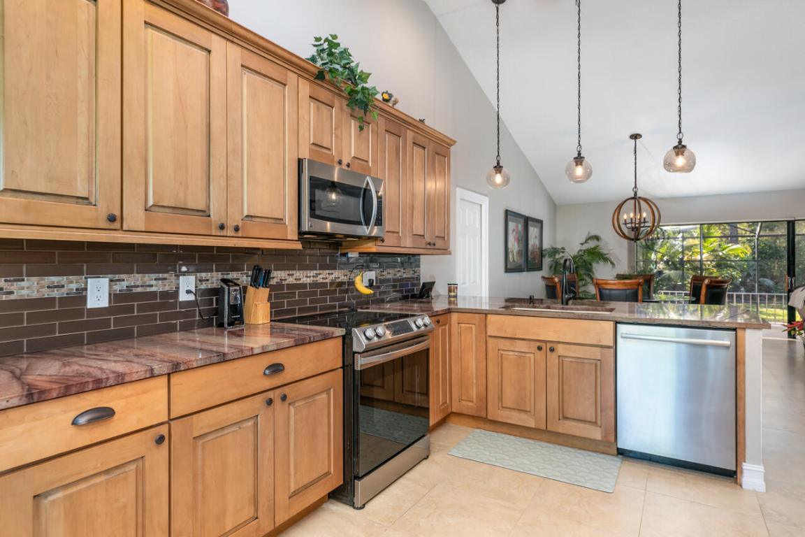 1634 SW Saint Andrews Drive