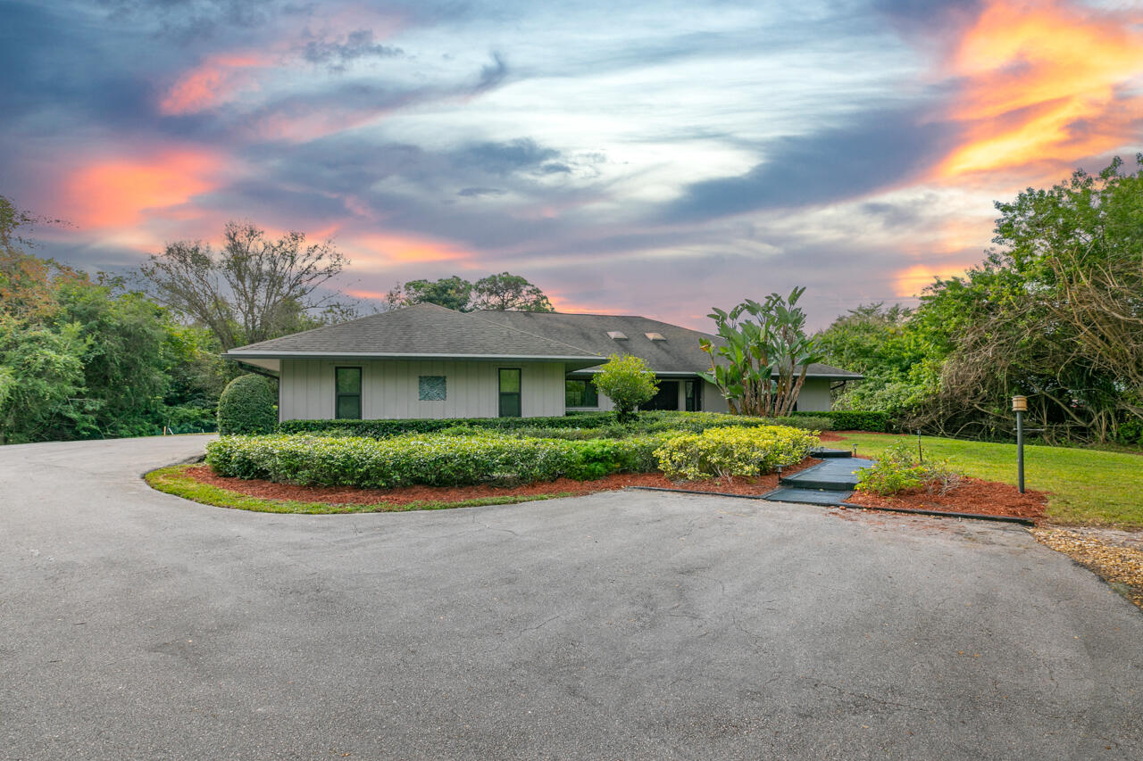 1634 SW Saint Andrews Drive