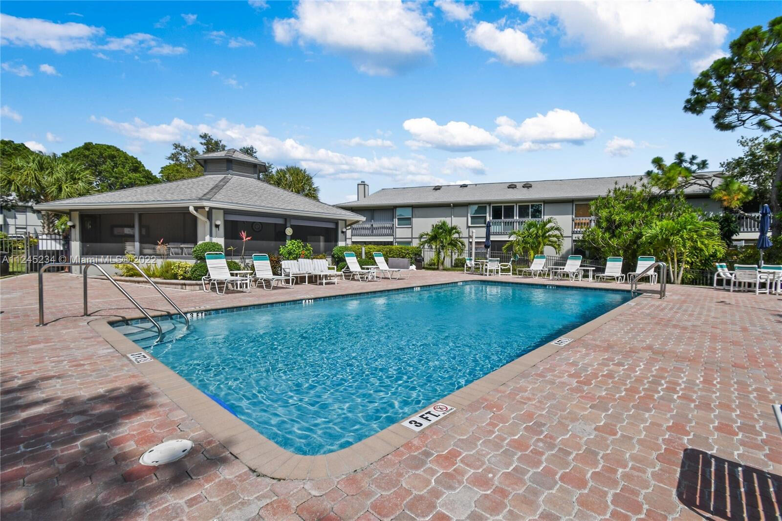 8291 SE Croft Circle M-5