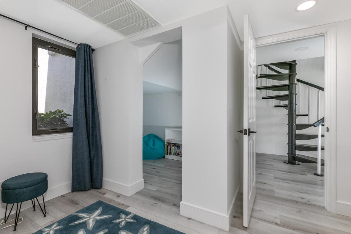 5570 SE Miles Grant Road